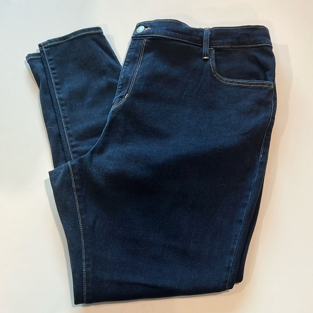 Levi‎ - red tab, 24w, 720 “high rise super skinny”